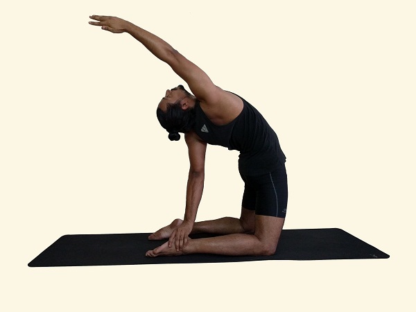 Camel Pose: The ultimate guide - Yog4lyf