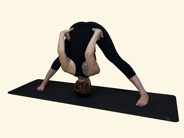 Prasarita-Padottanasana-B-Wide-legged-Forward-bend-B