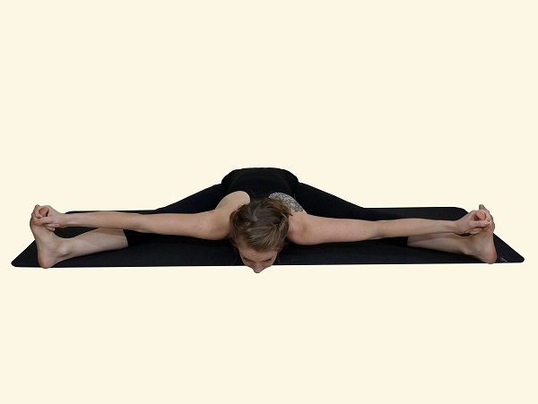 Forward Fold Yoga Pose - Forward Bend Cartoo PNG Transparent With Clear  Background ID 207888 | TOPpng