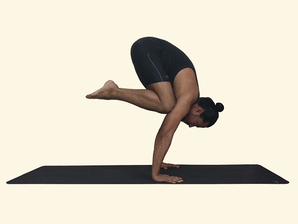 How to Get Ready to Do Crow Pose (Bakasana) in Yoga | livestrong